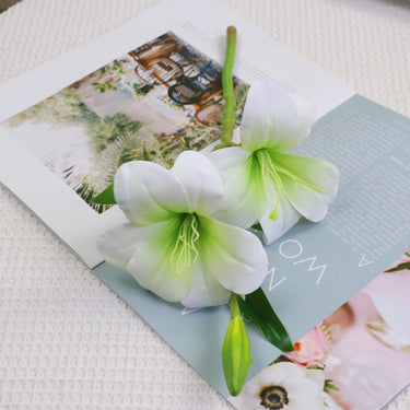 Dopamine Ripple Vase with Real-Touch Lily Flowers